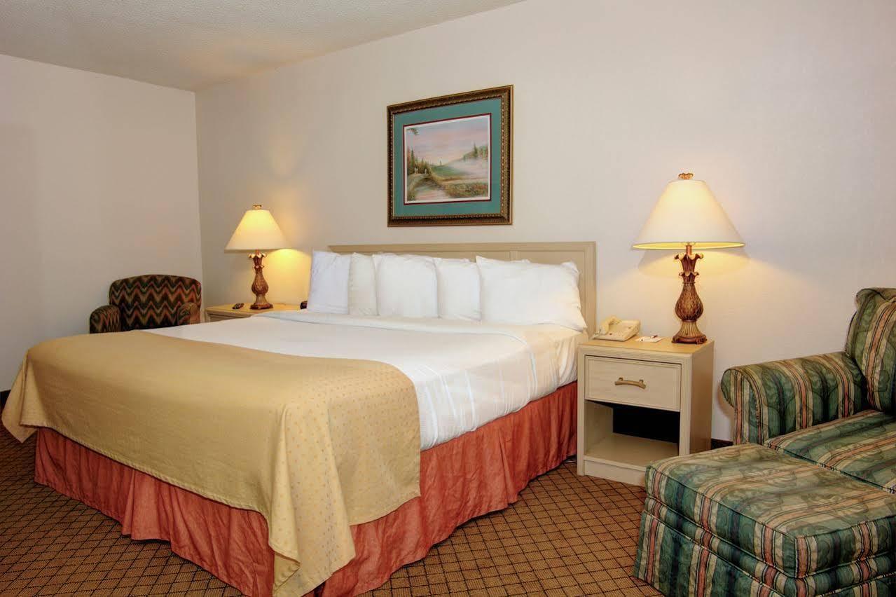Four Points By Sheraton Myrtle Beach Socastee Exterior photo